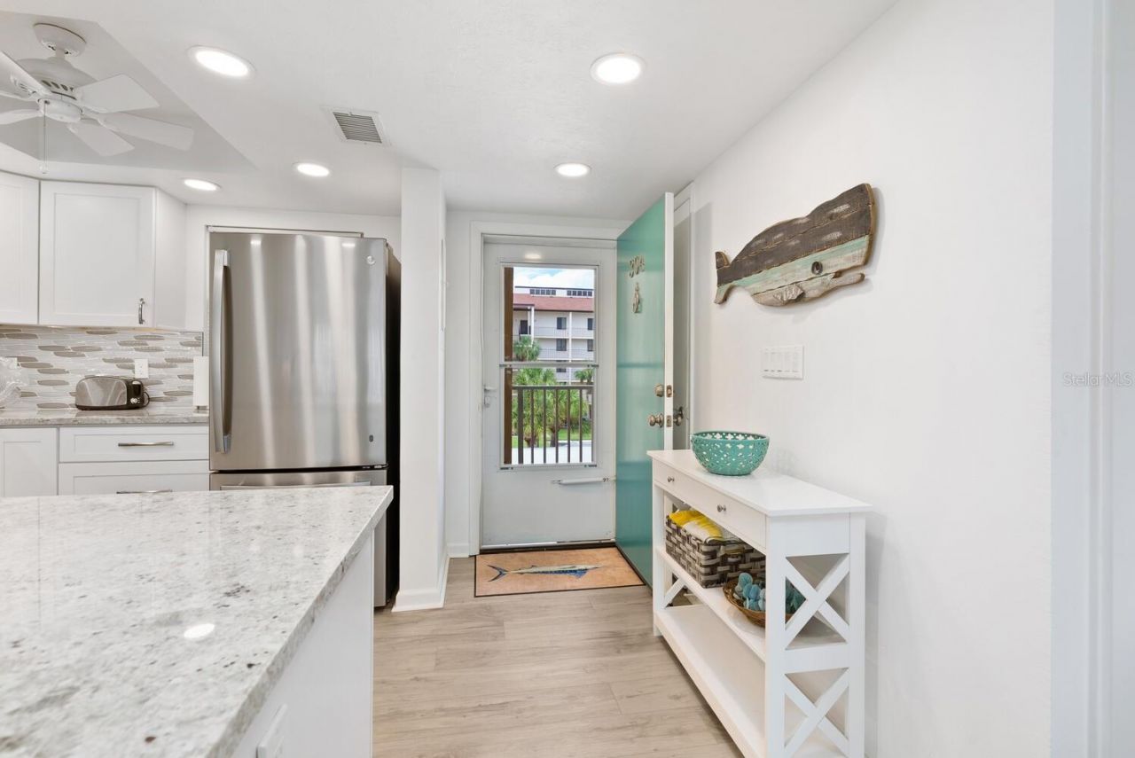 1250 N Portofino Drive, Unit 304, Sarasota, FL 34242 Photo