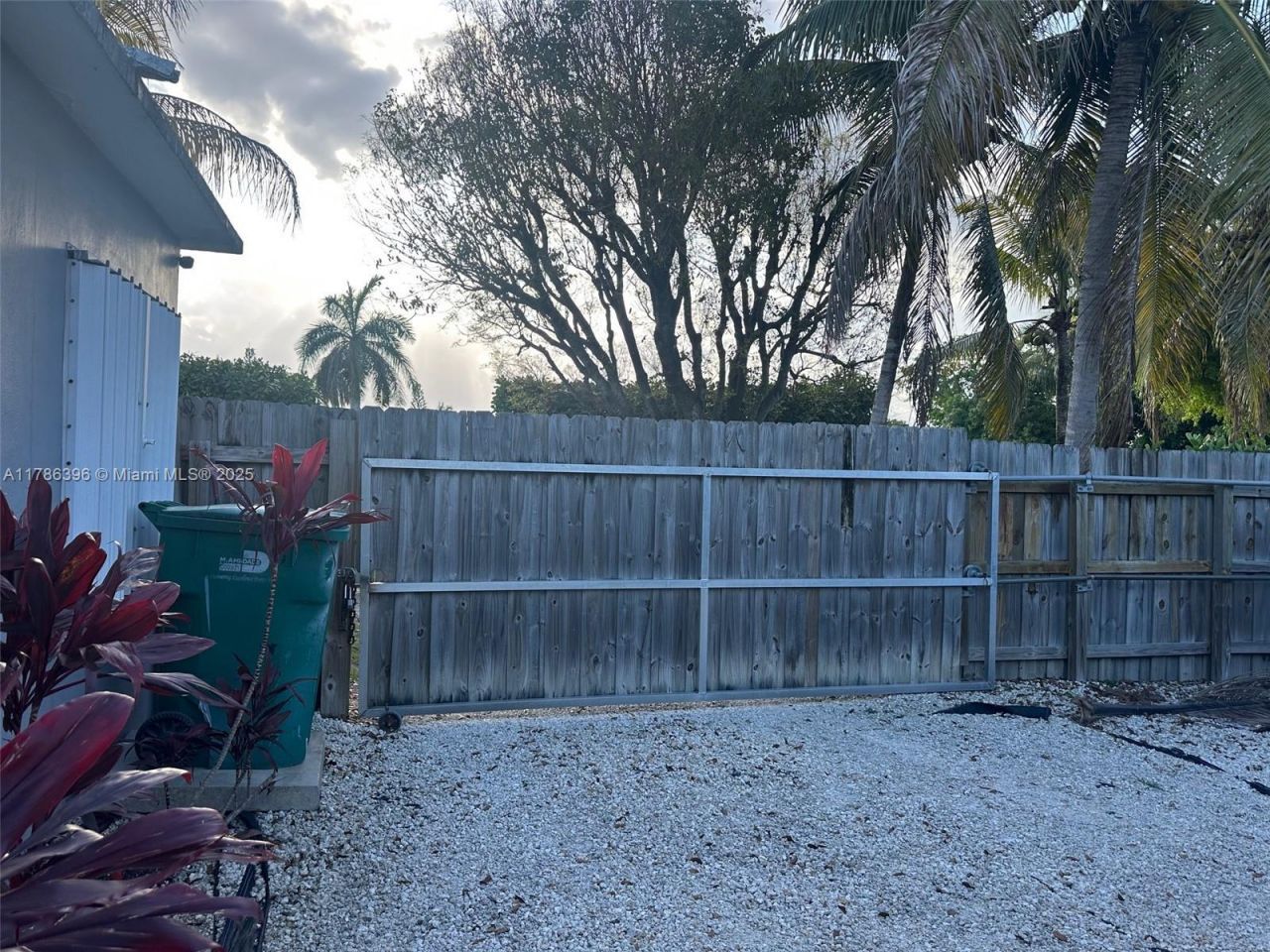 29035 Maine Rd, Homestead, FL 33033 Photo