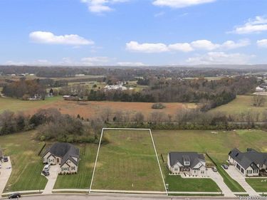 859 Mt Rainier Drive, Bowling Green, KY 42104