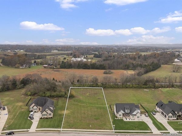 859 Mt Rainier Drive , Bowling Green, KY 42104