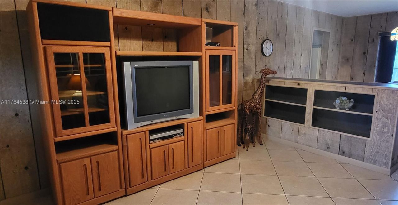 521 N 70th Way, Hollywood, FL 33024 Photo