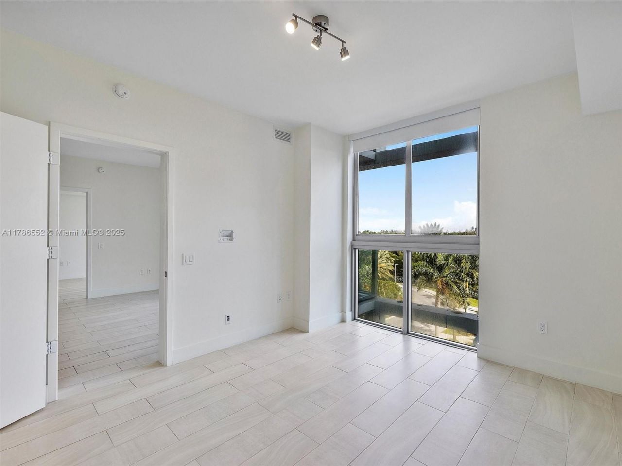 2000 Metropica Way, Unit 502, Sunrise, FL 33323 Photo