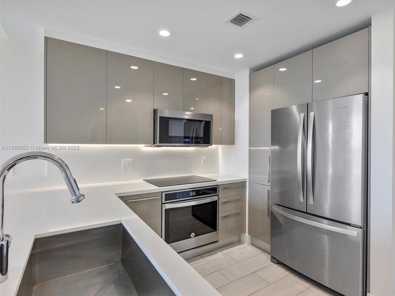 2000 Metropica Way, Unit 502, Sunrise, FL 33323 Photo