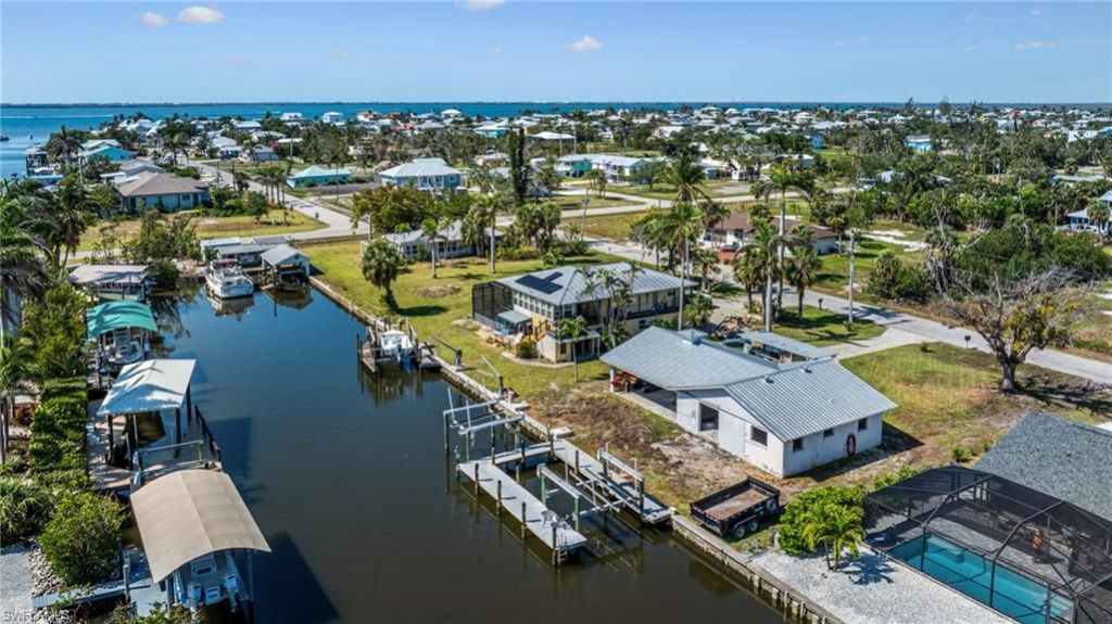 2560 Baybreeze St, Saint James City, FL 33956 Photo