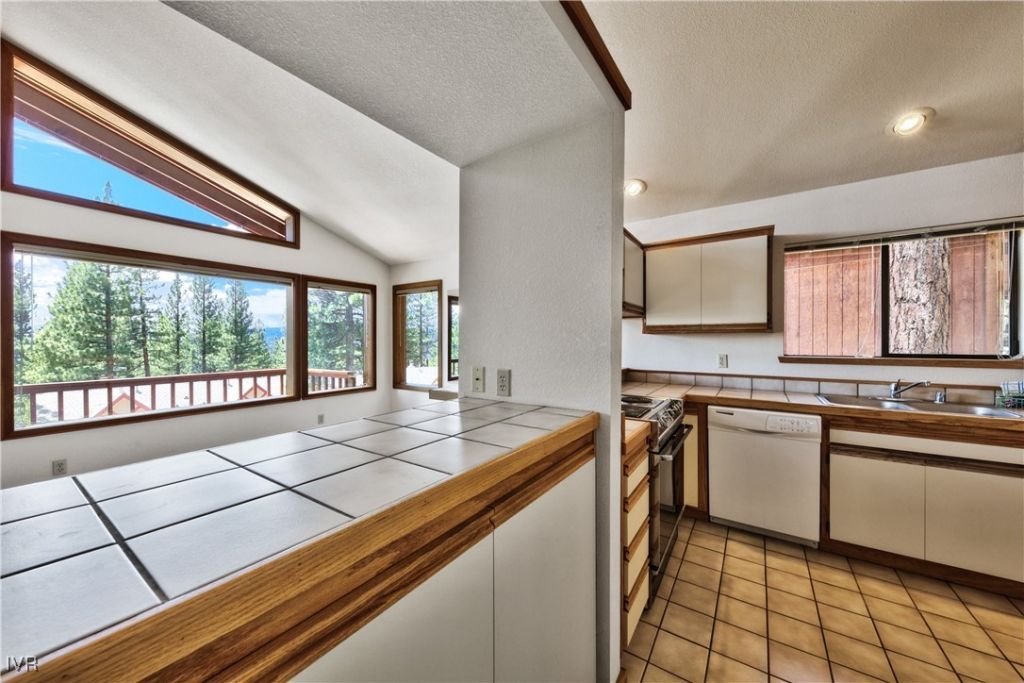 609 Lariat Circle, Unit 2, Incline Village, NV 89451 Photo