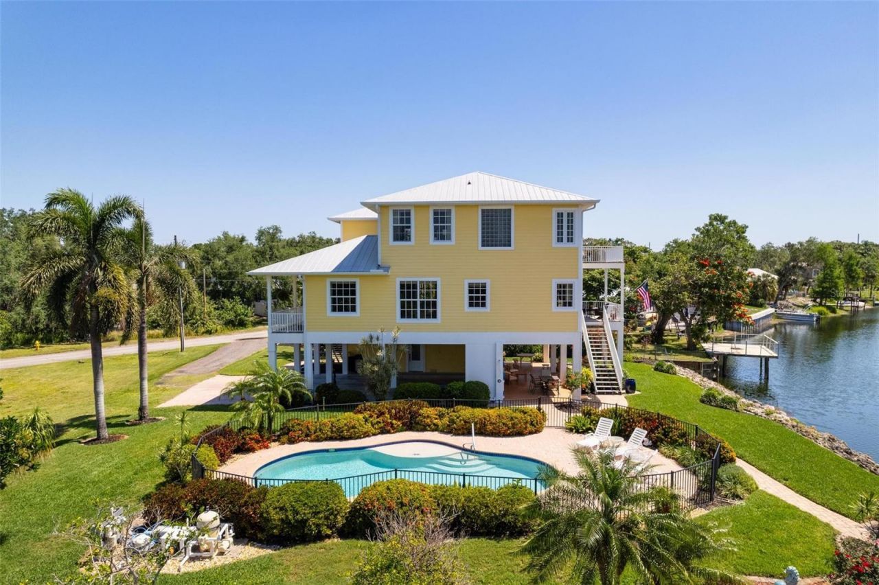 6802 68th Avenue E, Bradenton, FL 34203 Photo