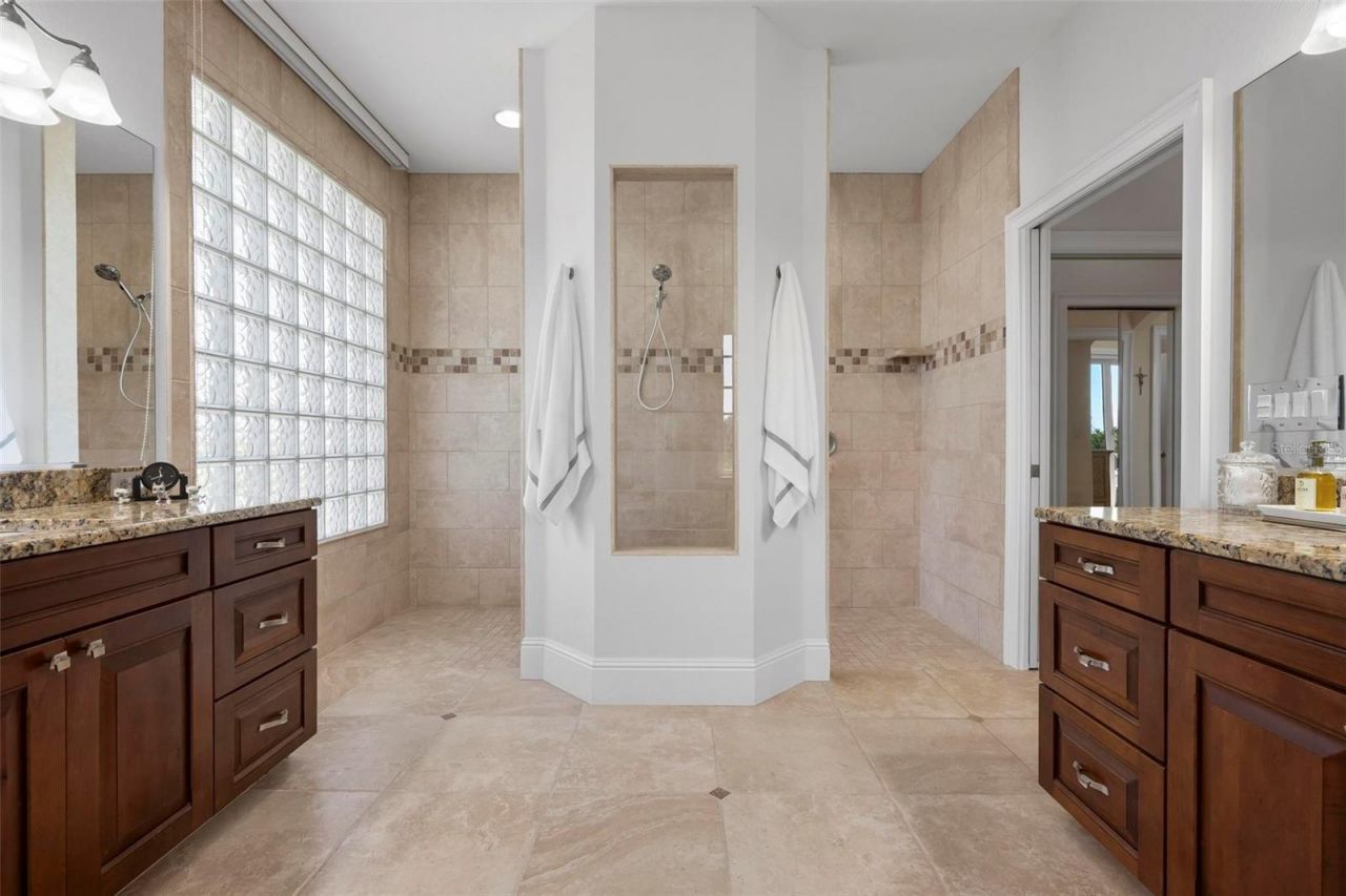 6802 68th Avenue E, Bradenton, FL 34203 Photo