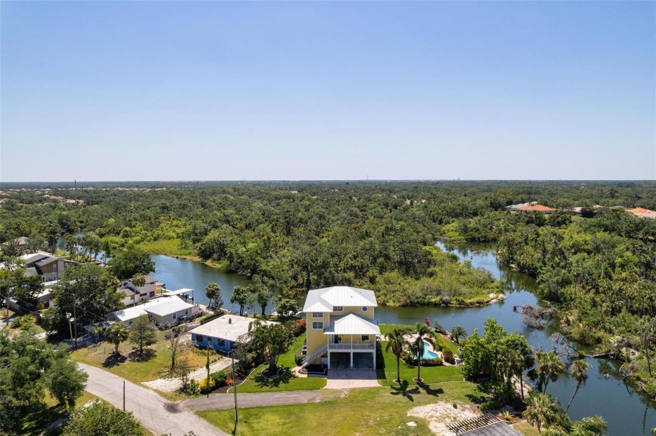 6802 68th Avenue E, Bradenton, FL 34203 Photo