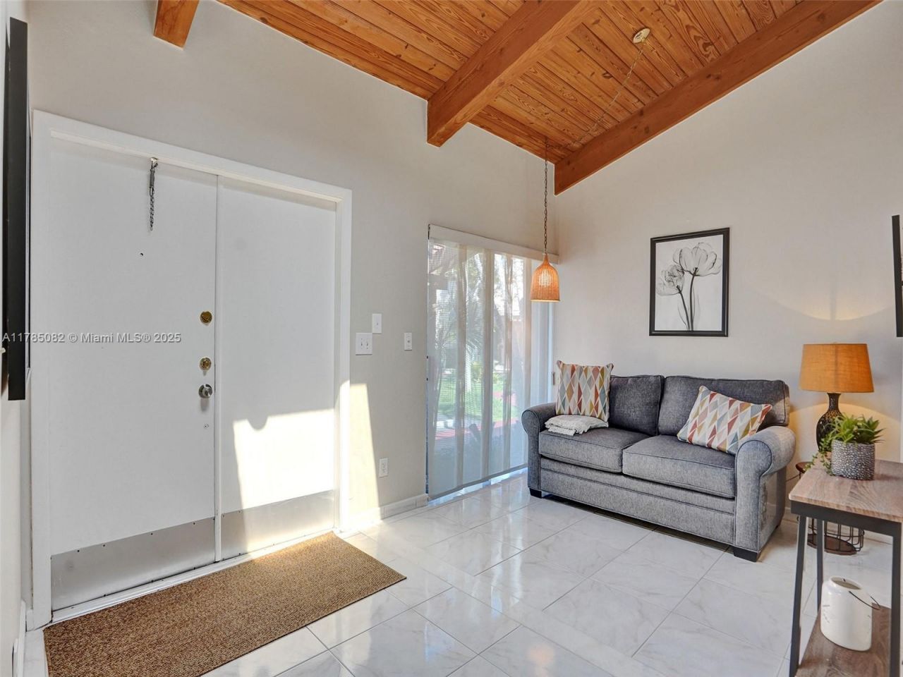 2667 S Parkview Dr, Hallandale Beach, FL 33009 Photo