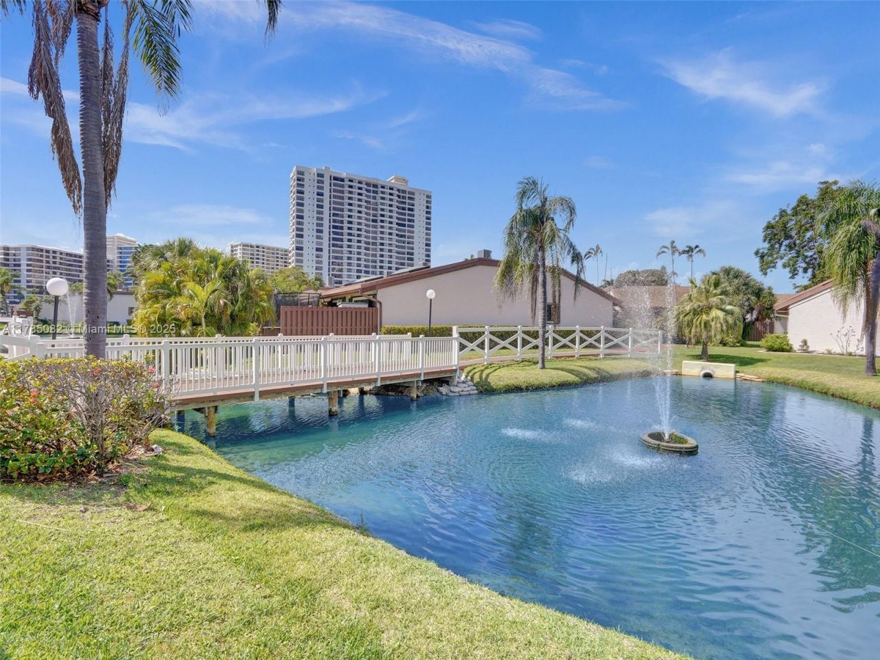 2667 S Parkview Dr, Hallandale Beach, FL 33009 Photo