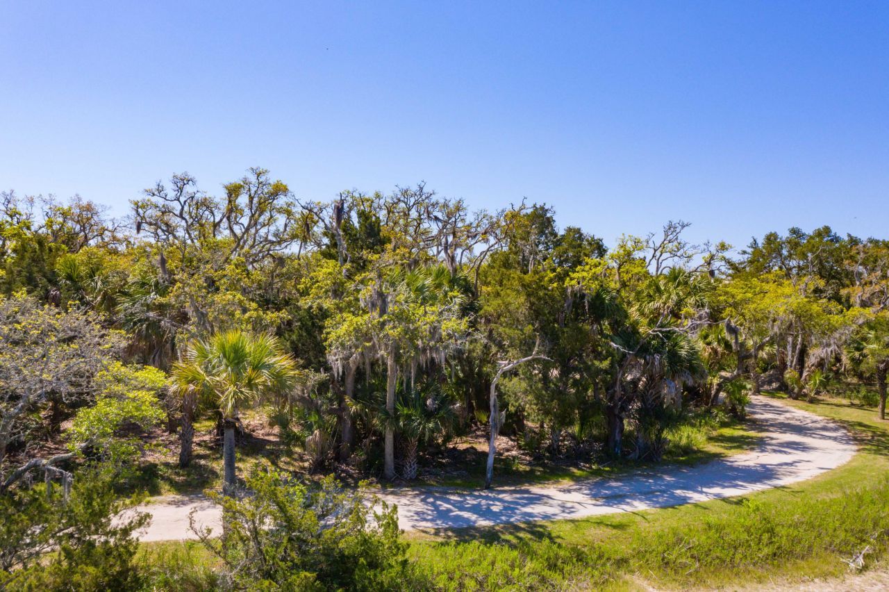 24 Moon Fever Court Photo 19