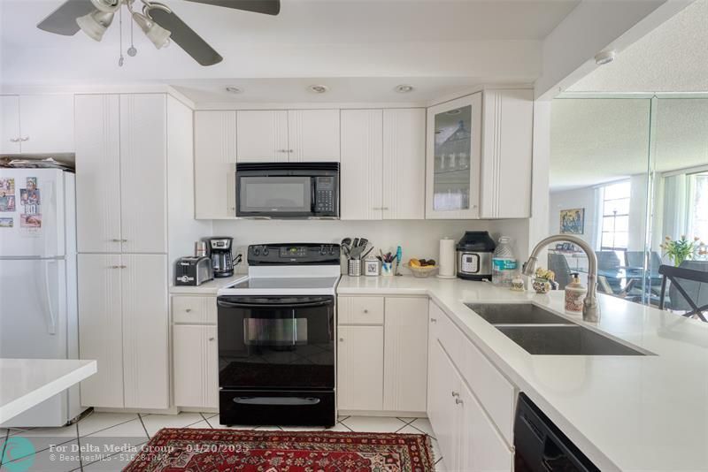 3401 N Country Club Drive, Unit 110, Aventura, FL 33180 Photo