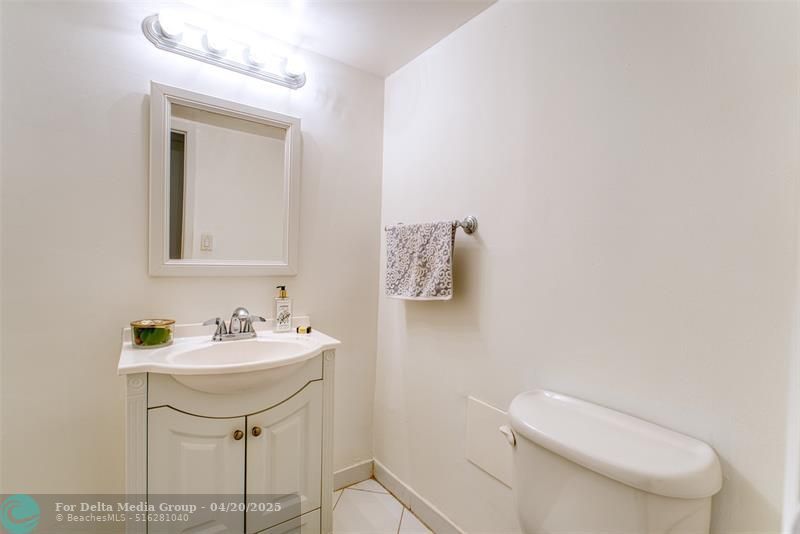 3401 N Country Club Drive, Unit 110, Aventura, FL 33180 Photo