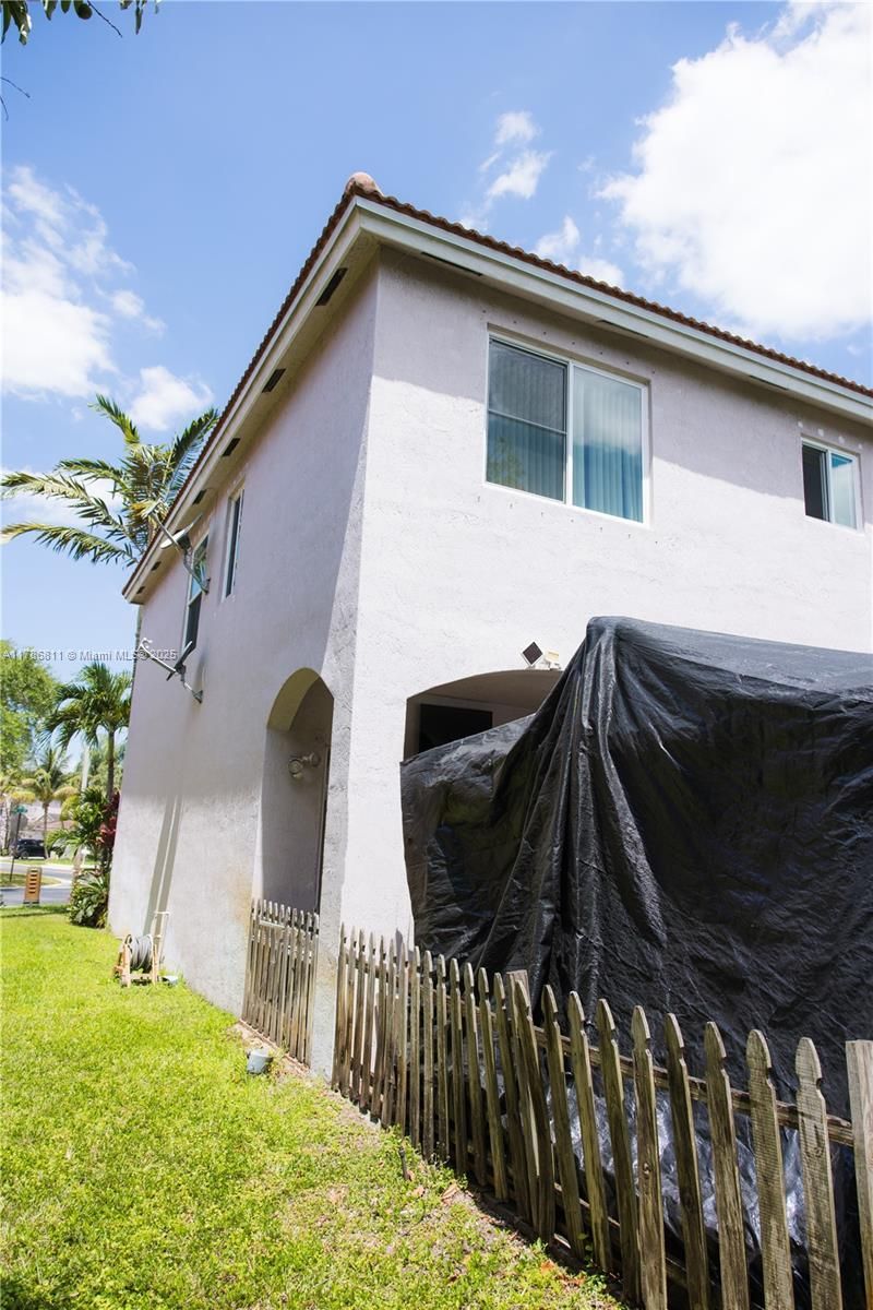 1735 NW 77th Ave, Pembroke Pines, FL 33024 Photo