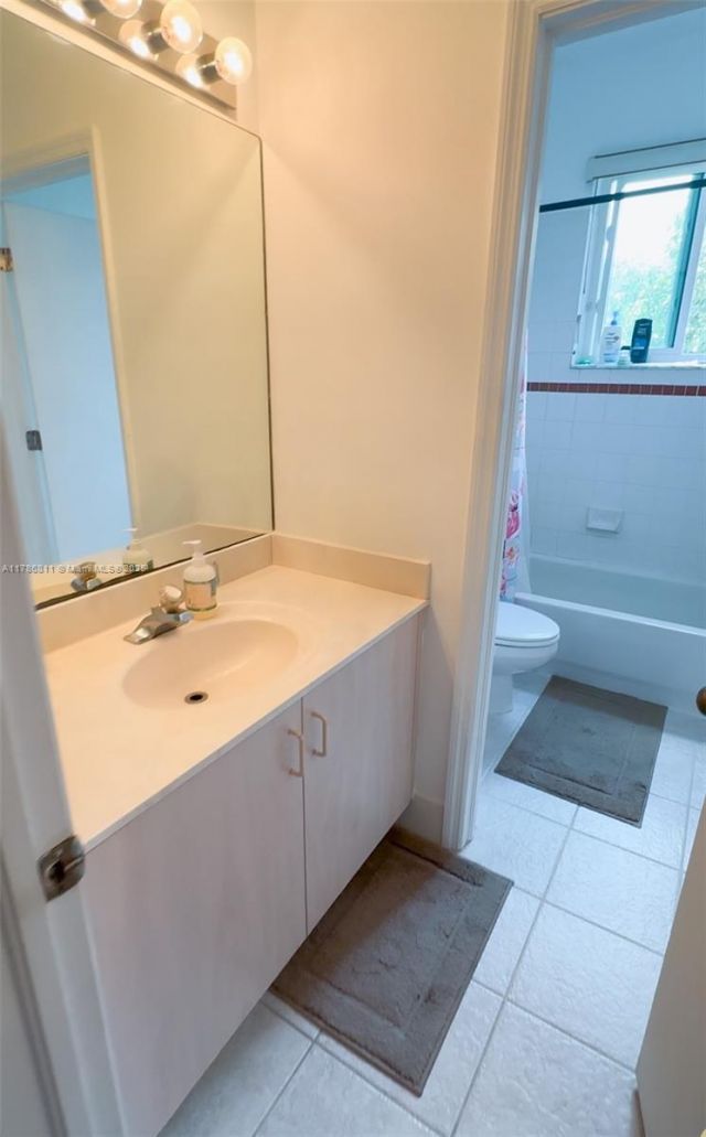 1735 NW 77th Ave, Pembroke Pines, FL 33024 Photo