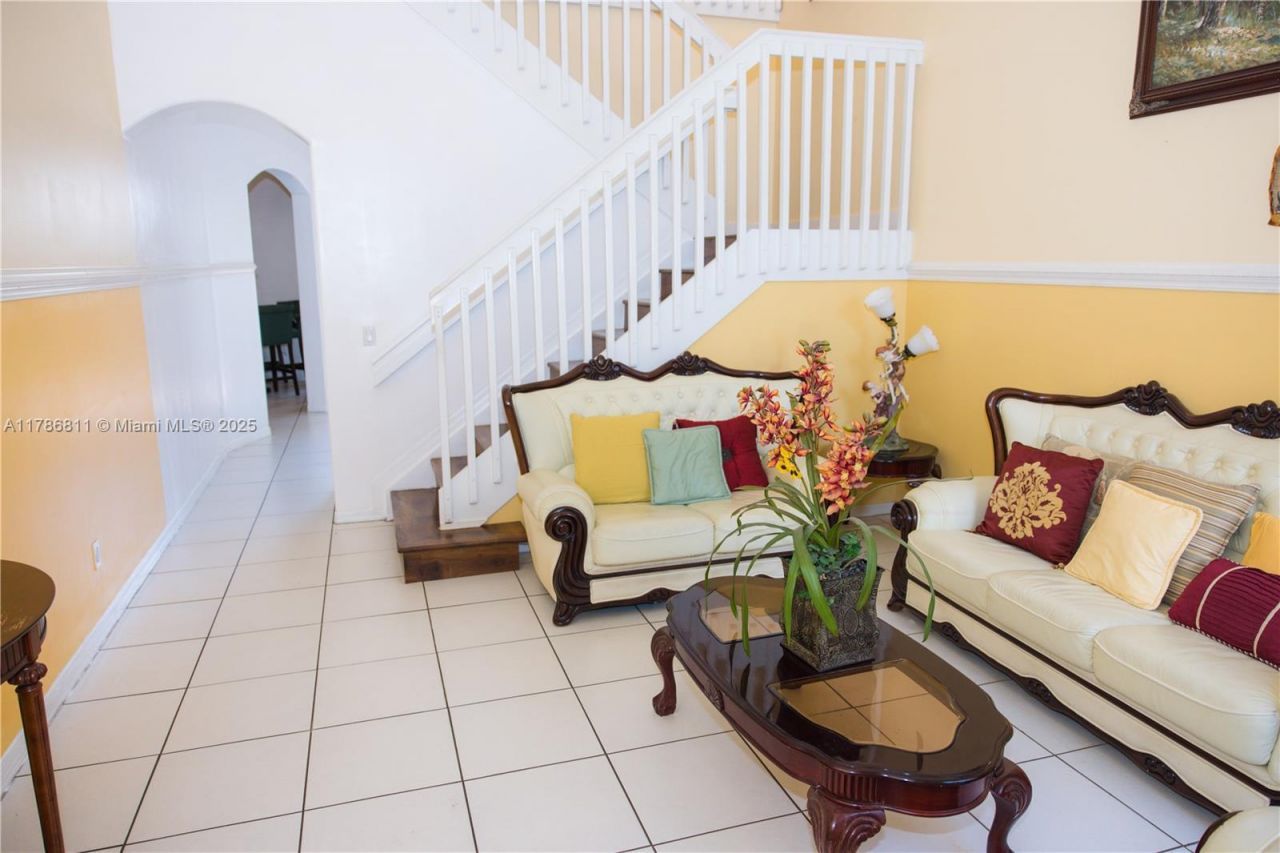 1735 NW 77th Ave, Pembroke Pines, FL 33024 Photo