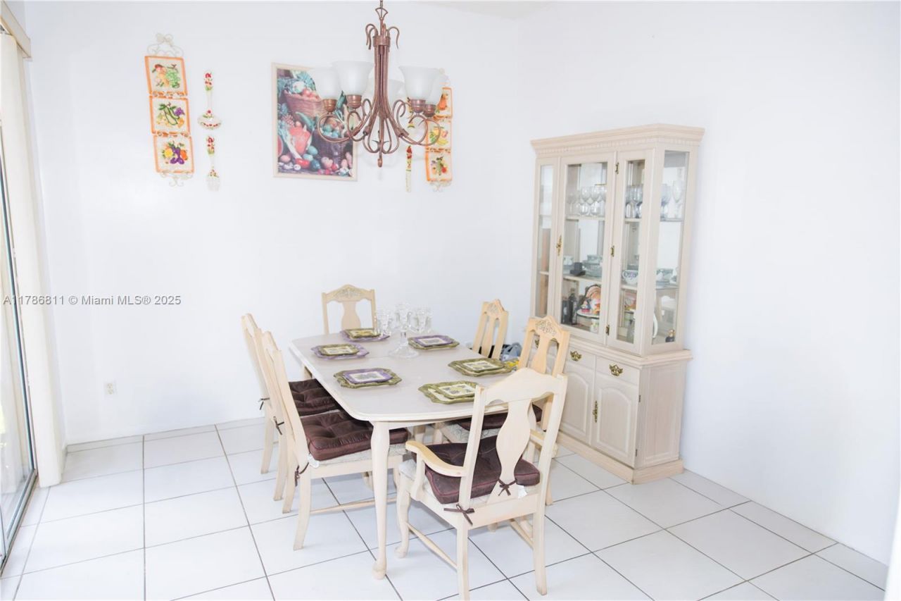 1735 NW 77th Ave, Pembroke Pines, FL 33024 Photo