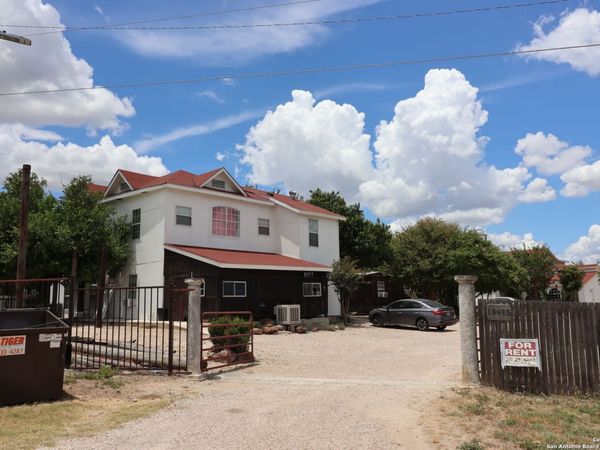 13915 interstate 35, Von Ormy, TX 78073