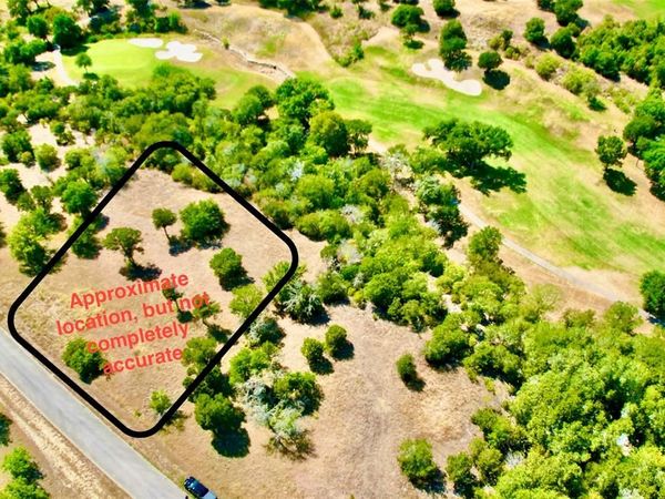 6224 N Berwick Drive, Cleburne, TX 76033