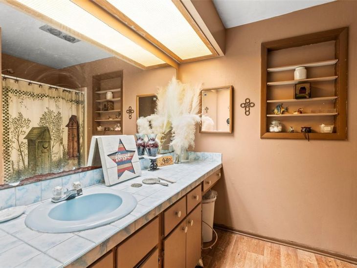 29133 Lawton Drive, Nobleton, FL 34661