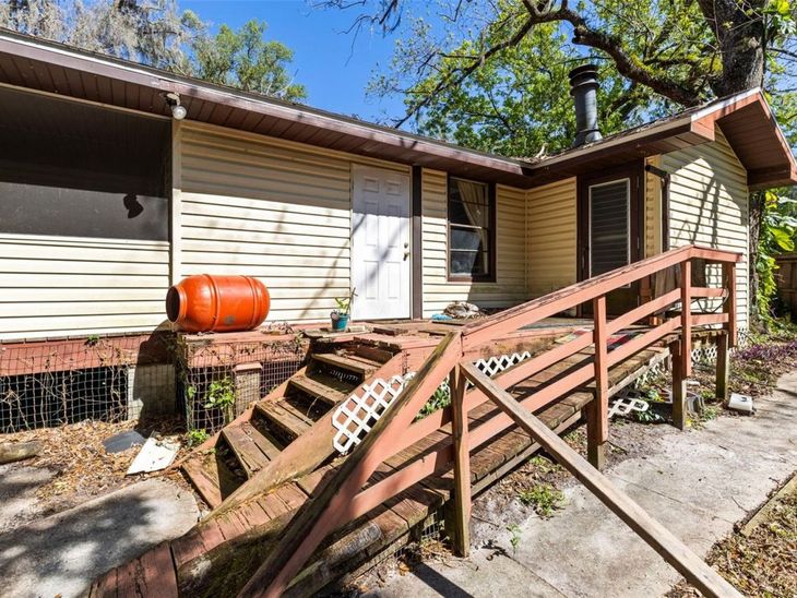 29133 Lawton Drive, Nobleton, FL 34661