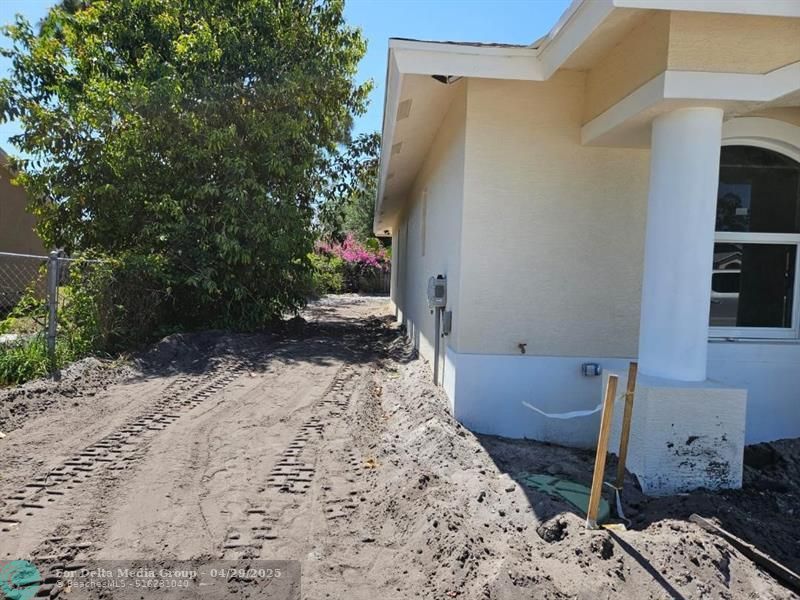 1908 SW Americana St, Port Saint Lucie, FL 34953 Photo