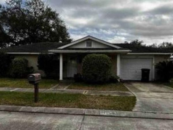 2809 ROSETTA Drive, Chalmette, LA 70043