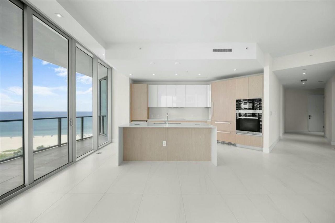 3100 N Ocean Drive, Unit 1009, Singer Island, FL 33404 Photo