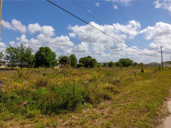 3818 22ND ST W, Lehigh Acres, FL 33971