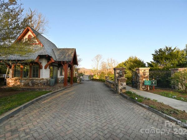 64 French Willow Drive, Asheville, NC 28804
