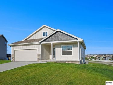 10525 S 113th Street, Papillion, NE 68046