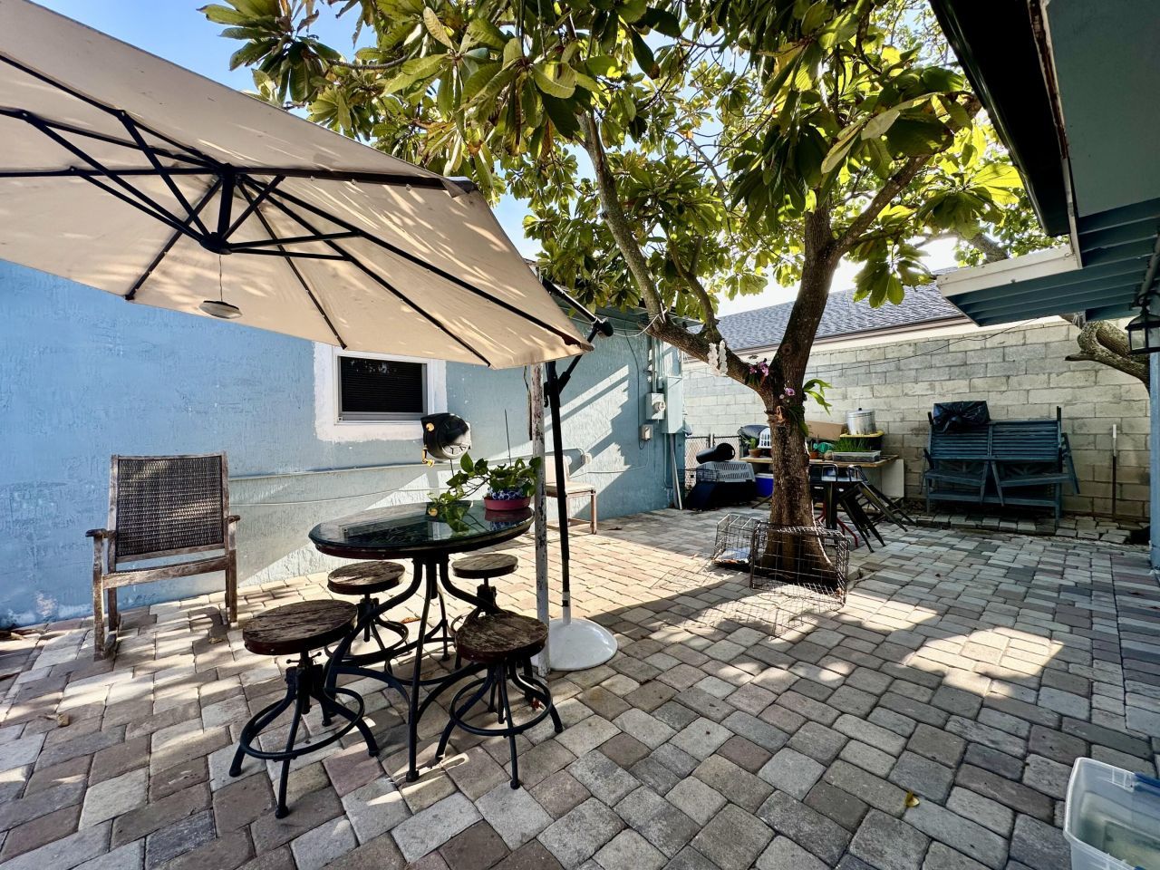 946 Mcintosh Street, West Palm Beach, FL 33405 Photo