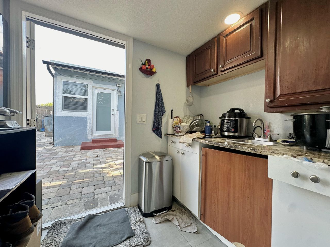 946 Mcintosh Street, West Palm Beach, FL 33405 Photo