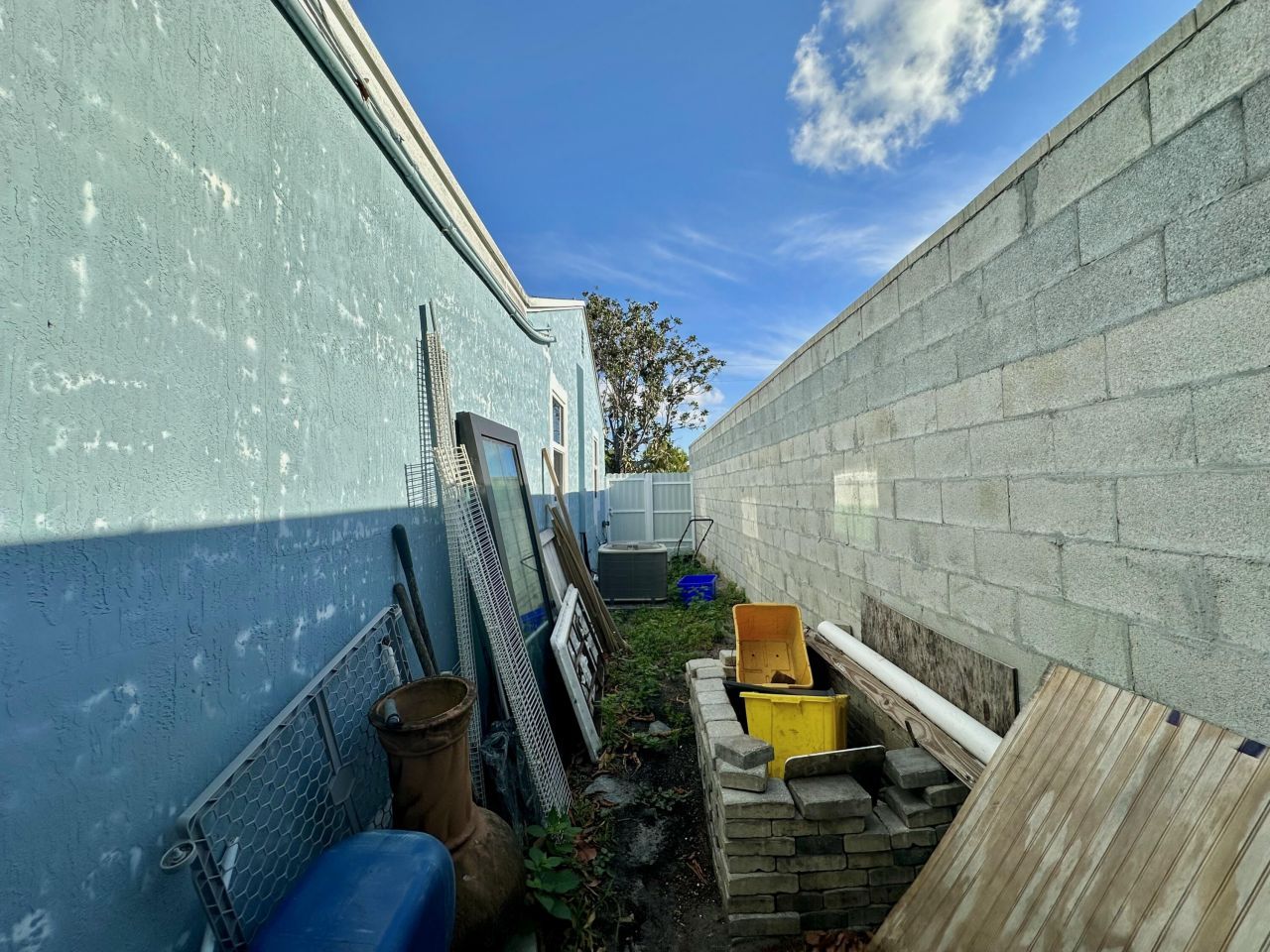 946 Mcintosh Street, West Palm Beach, FL 33405 Photo