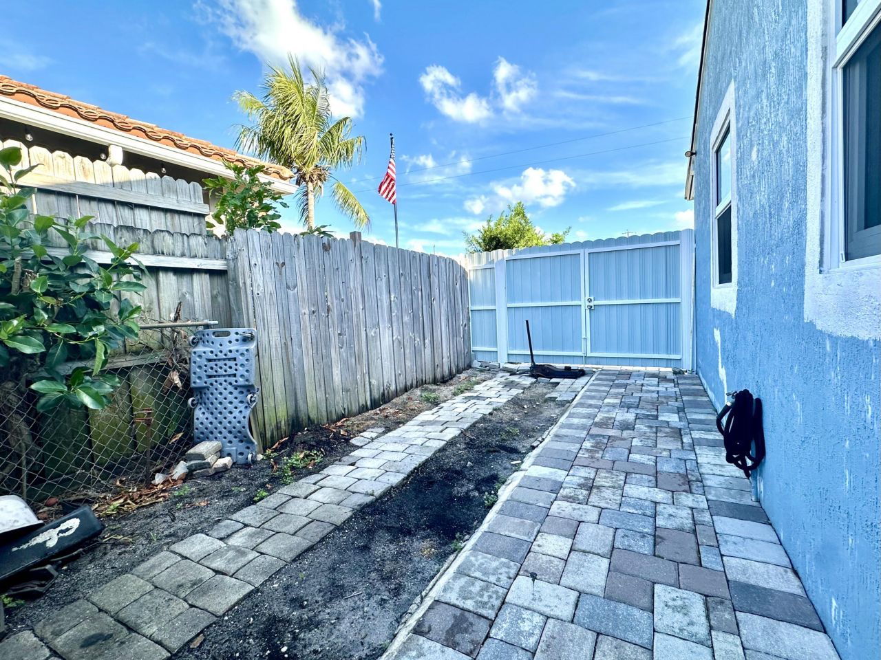 946 Mcintosh Street, West Palm Beach, FL 33405 Photo