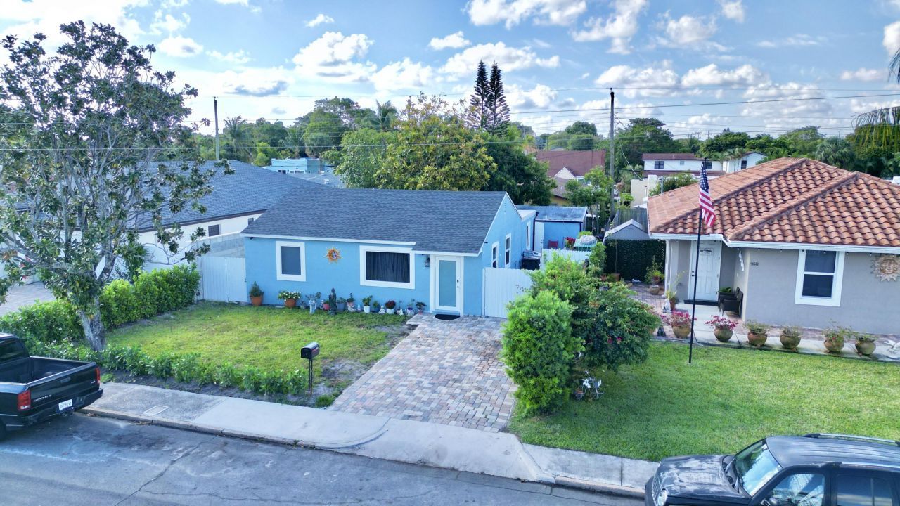 946 Mcintosh Street, West Palm Beach, FL 33405 Photo