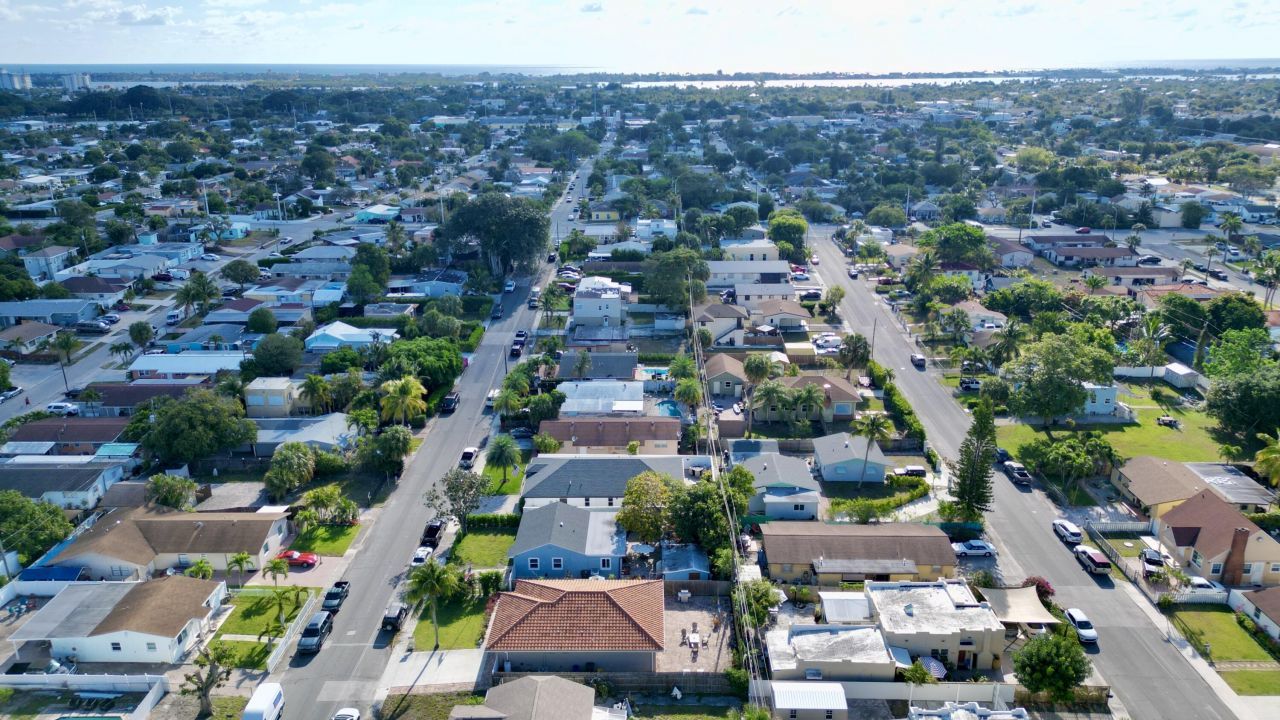 946 Mcintosh Street, West Palm Beach, FL 33405 Photo