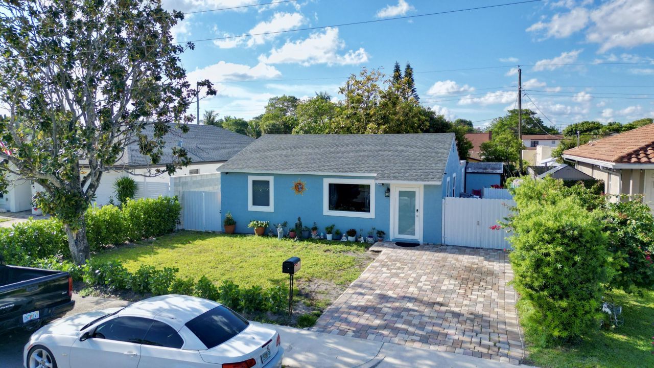 946 Mcintosh Street, West Palm Beach, FL 33405 Photo