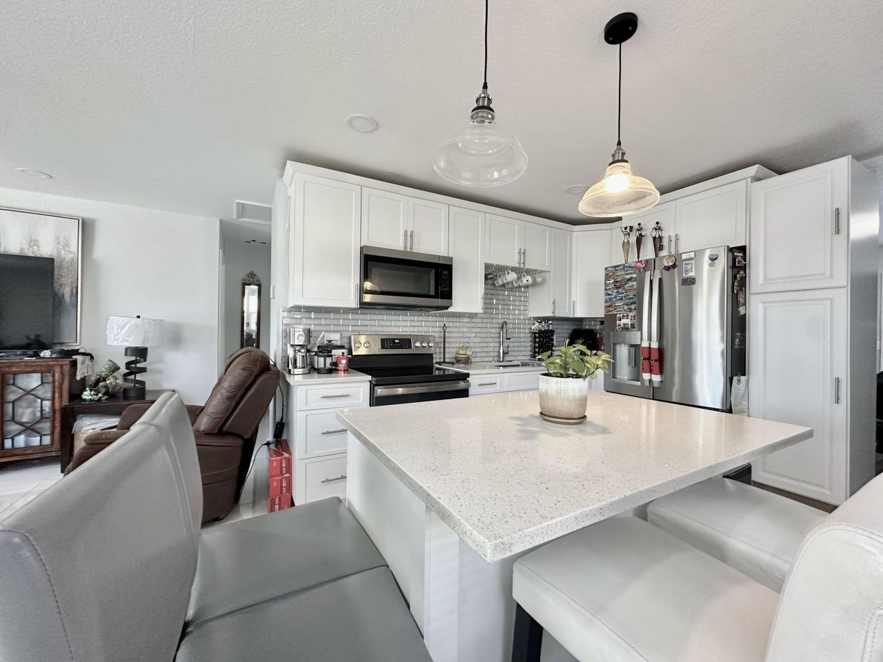 946 Mcintosh Street, West Palm Beach, FL 33405 Photo