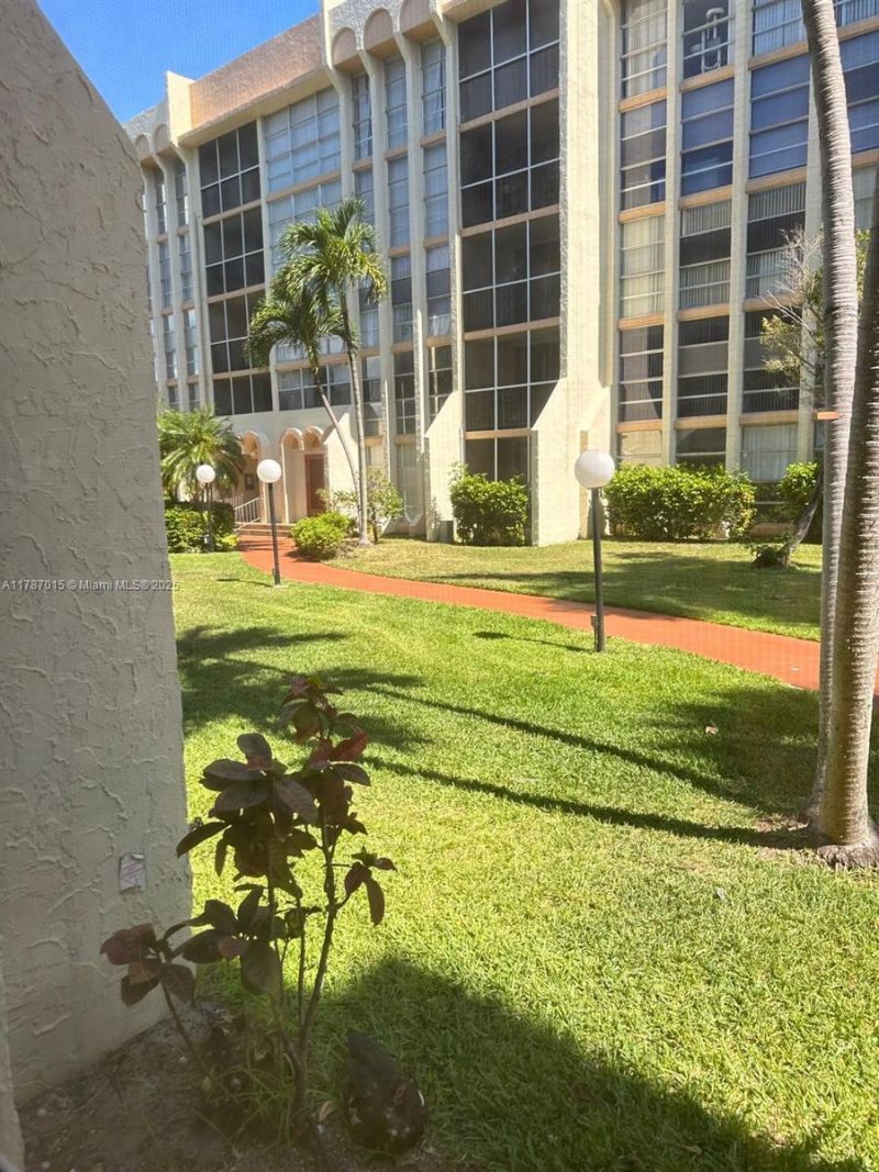 851 Three Islands Blvd, Unit 114, Hallandale Beach, FL 33009 Photo