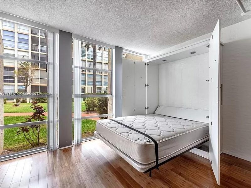 851 Three Islands Blvd, Unit 114, Hallandale Beach, FL 33009 Photo