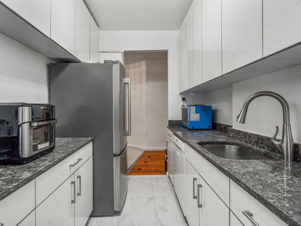 67-40 Yellowstone Boulevard, Unit 3B, Forest Hills, NY 11375