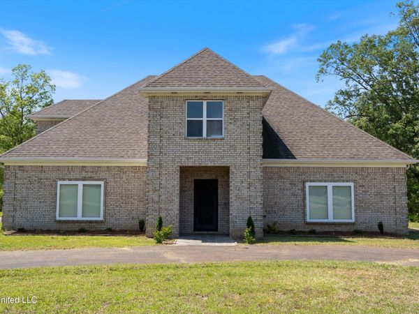 206 Swan Lk Drive, Coldwater, MS 38618