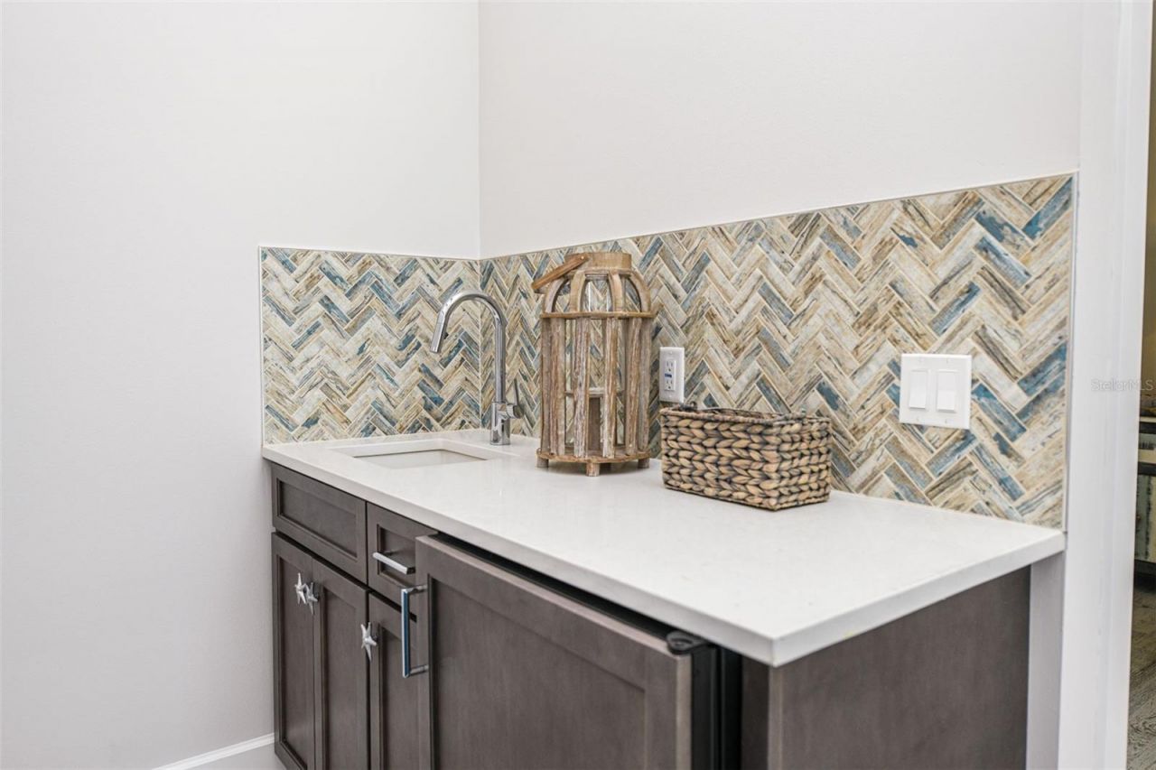 221 Grant Drive, Sarasota, FL 34236 Photo