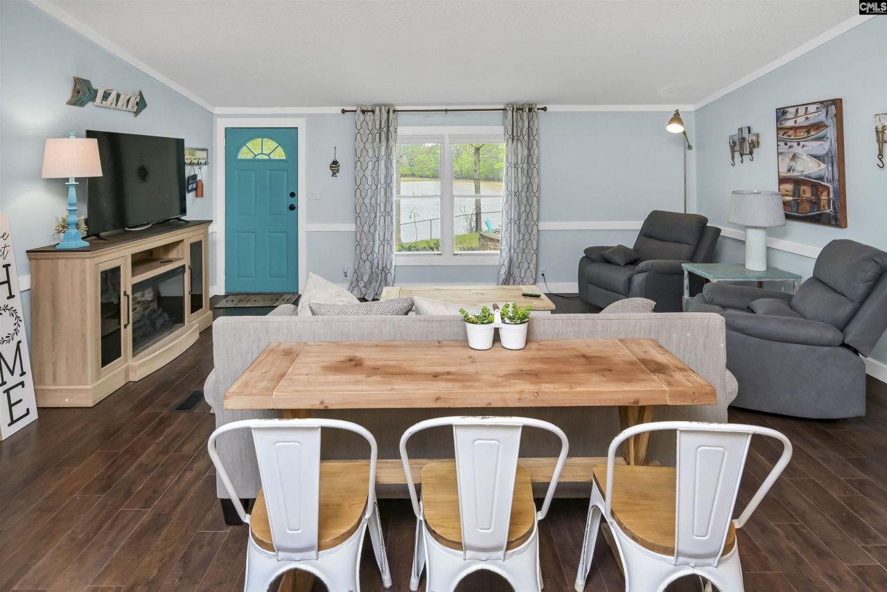 2075 Great North Road Photo 10