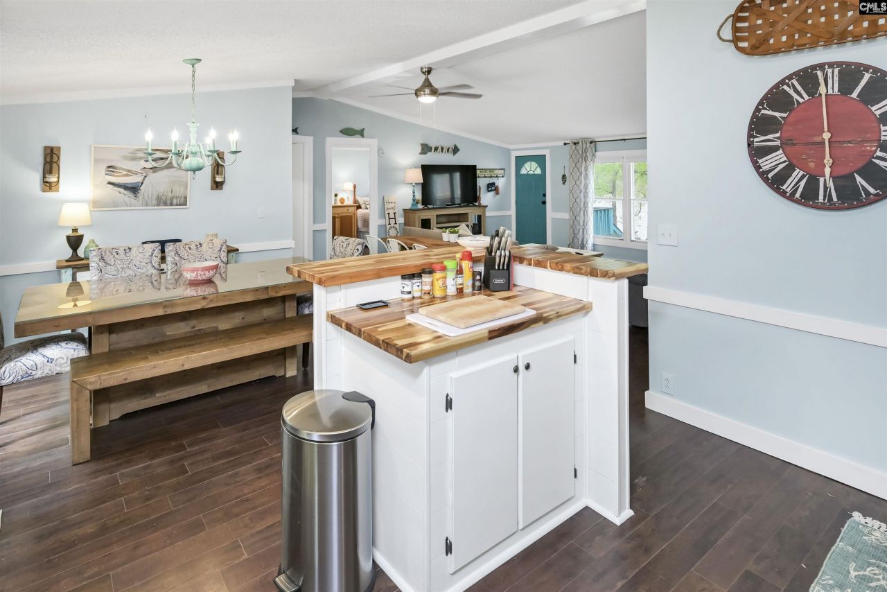 2075 Great North Road Photo 13