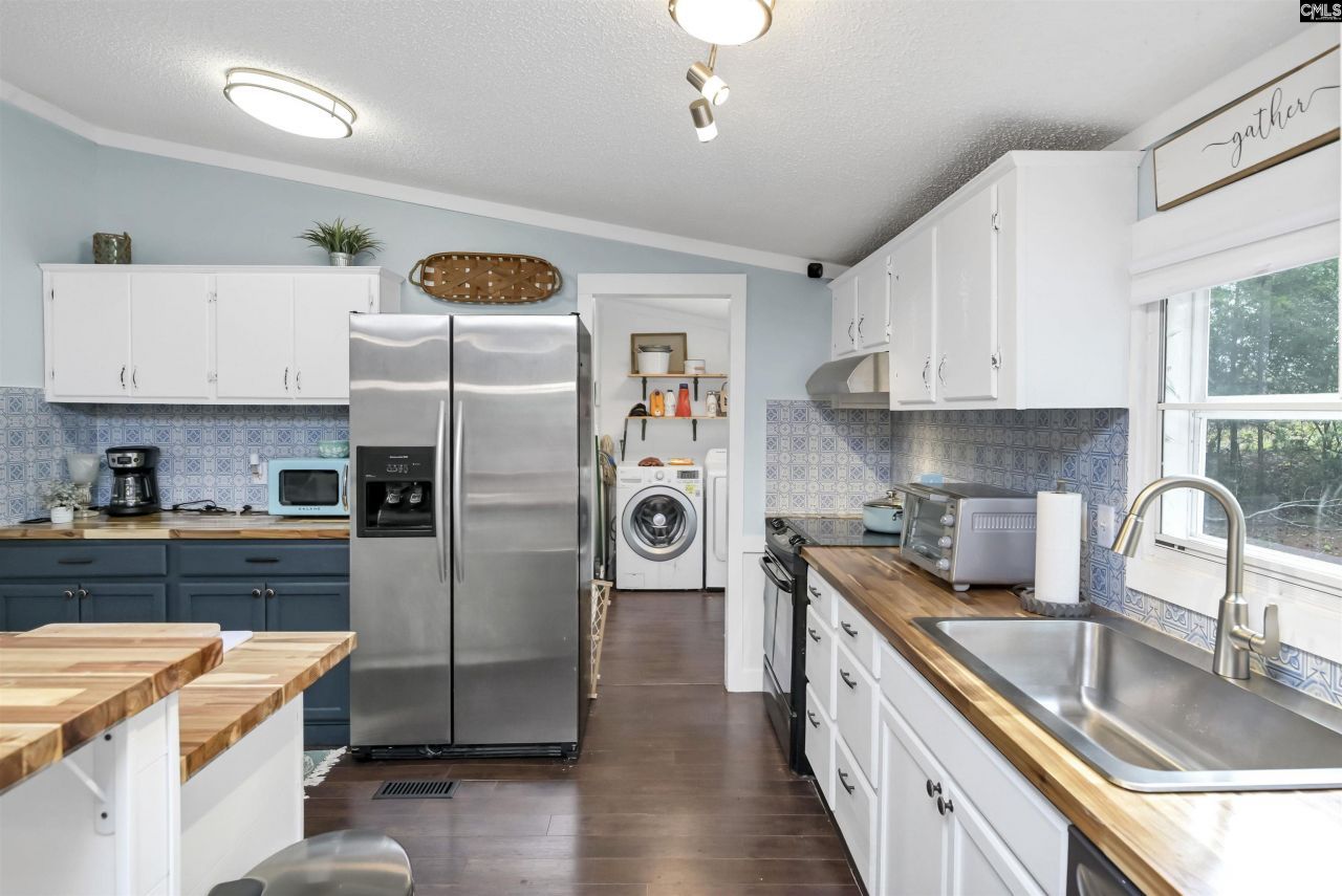 2075 Great North Road Photo 16