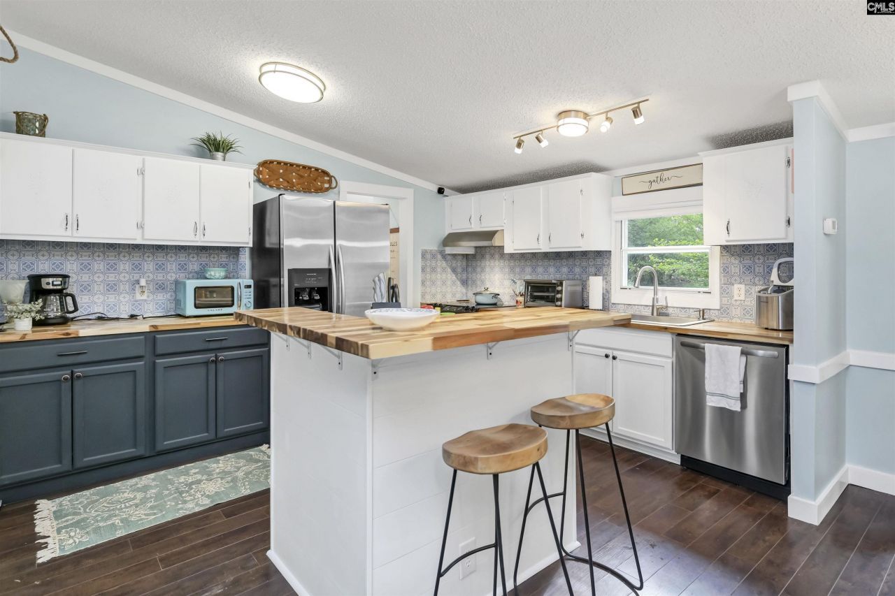 2075 Great North Road Photo 17