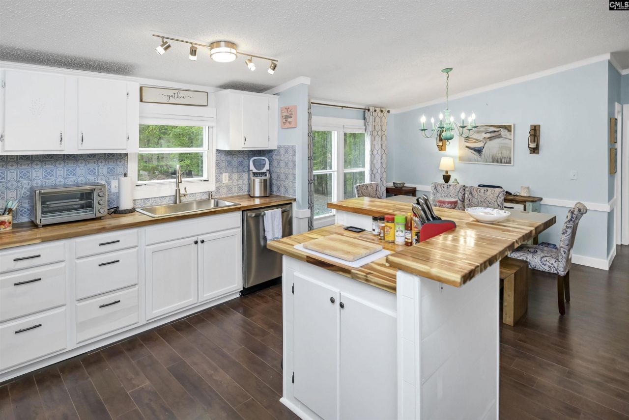 2075 Great North Road Photo 19