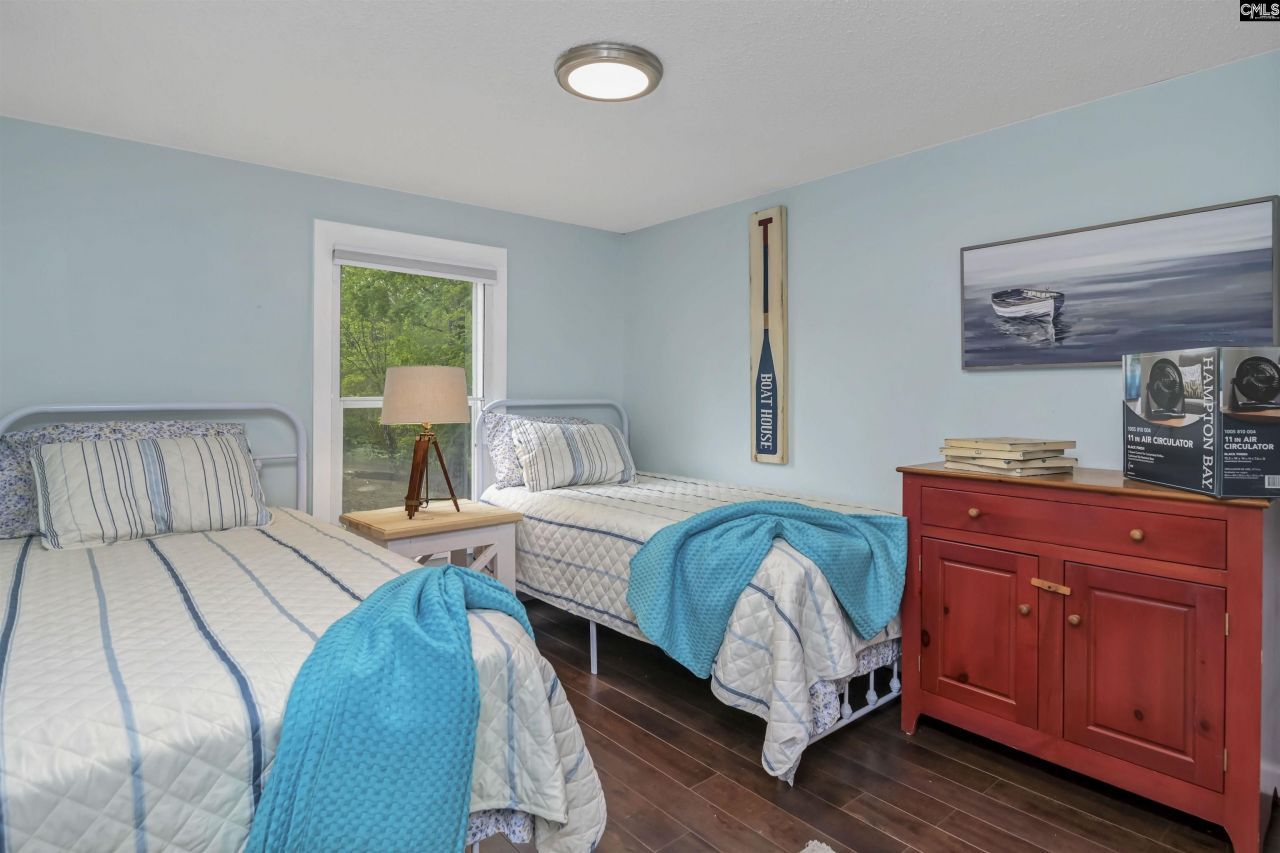 2075 Great North Road Photo 34